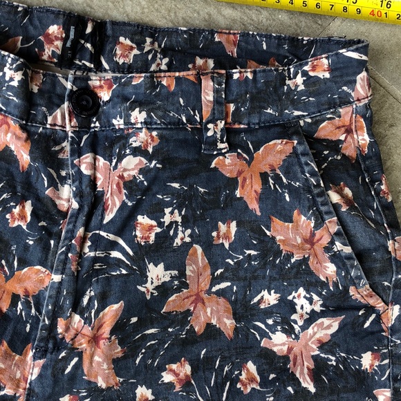 Men’s shorts - Picture 2 of 2